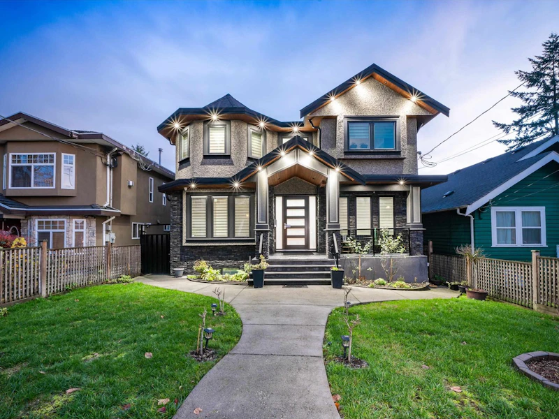 7512 14th Avenue, Burnaby BC V3N 2A1