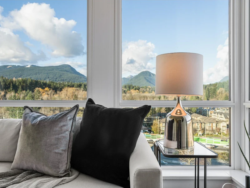 1102 - 1550 Fern Street, North Vancouver BC