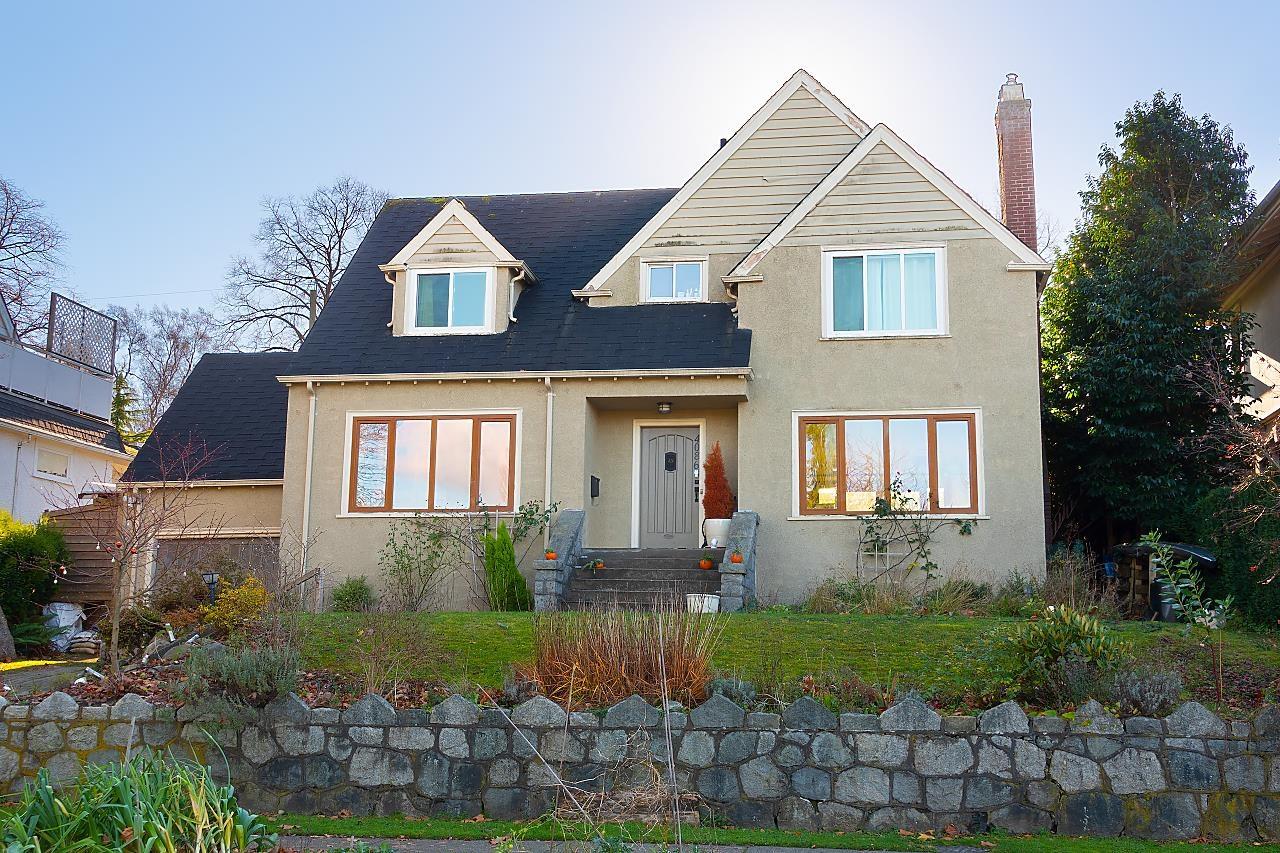 4086 West 8th Avenue, Vancouver, BC, V6R 1Z6