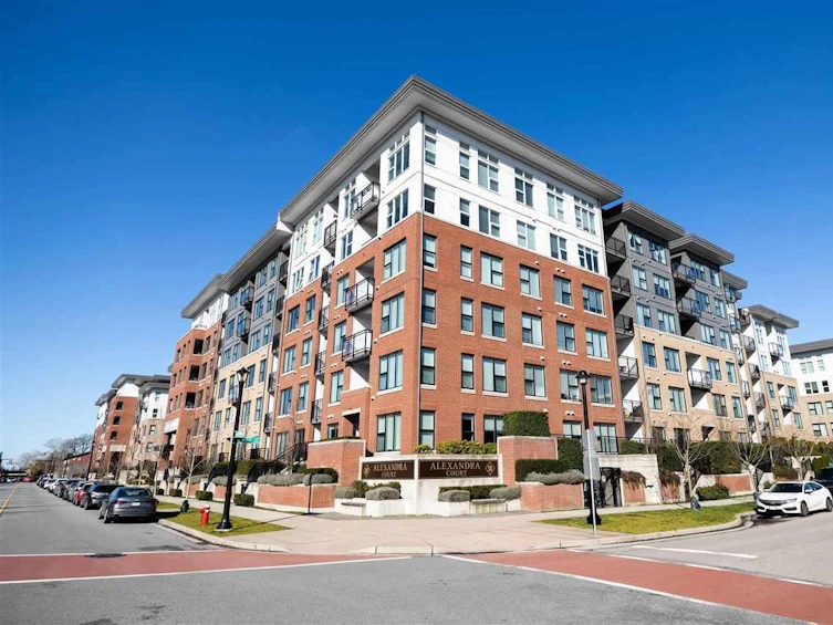 108-9399 Alexandra Road, Richmond, BC, V6X 0L7