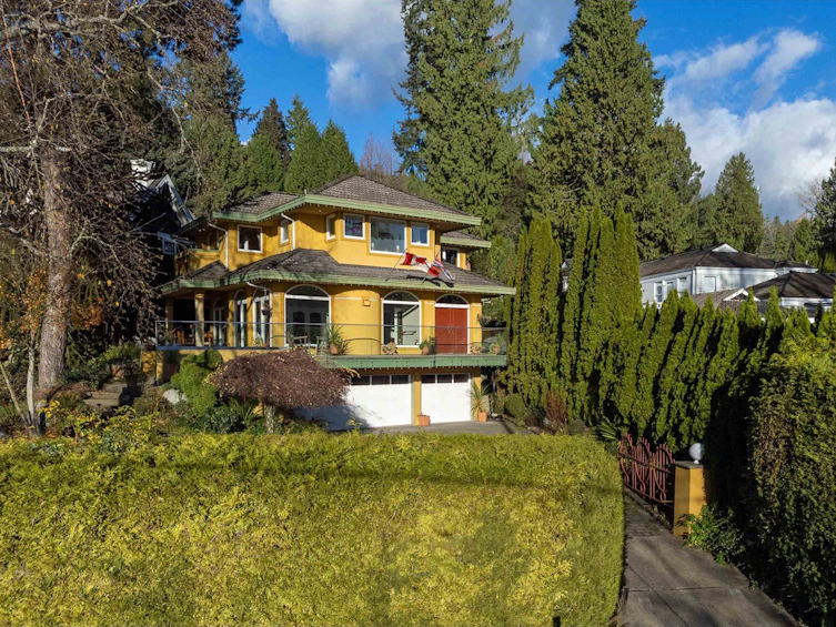 2635 Rosebery Avenue, West Vancouver, BC, V7V 3A3
