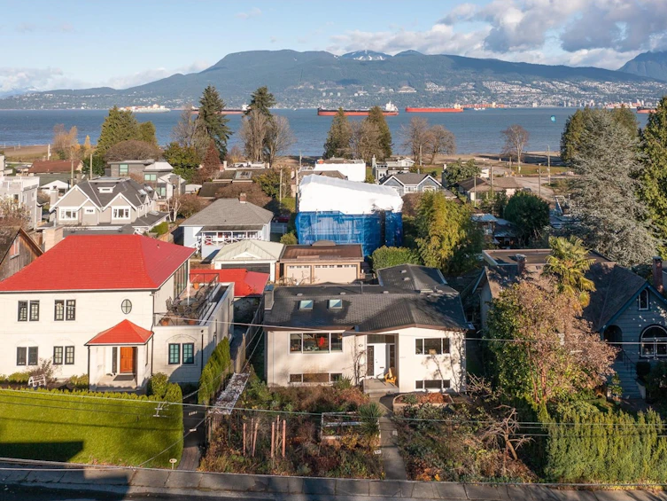 4521 Langara Avenue, Vancouver, BC, V6R 1C9