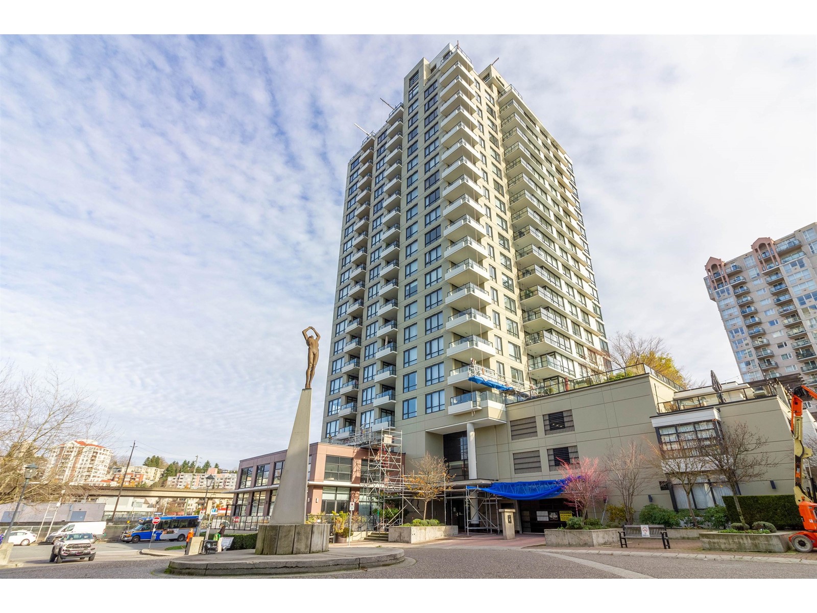1304-1 Renaissance Square, New Westminster, BC, V3M 0B6