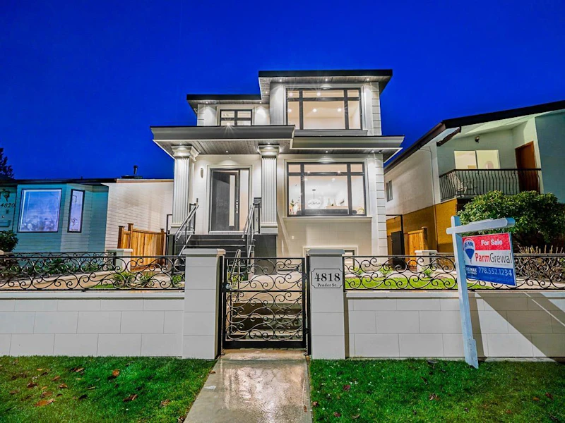 4814 Pender Street, Burnaby BC V5C 2N6