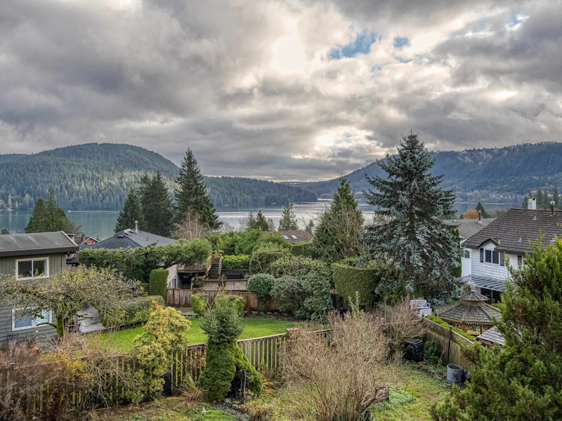 520 Fairway Drive, North Vancouver BC V7G 1L6
