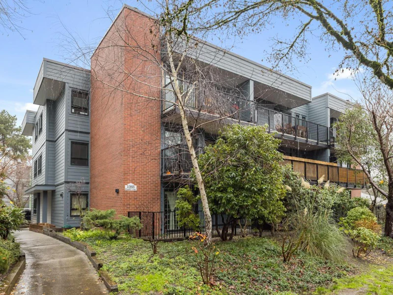 305 - 1365 E 7th Avenue, Vancouver BC V5N 1R6