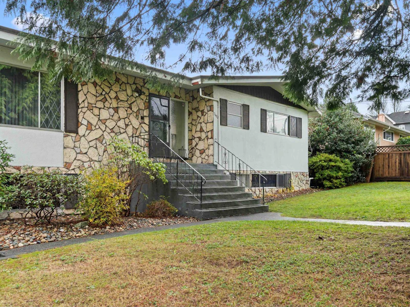 7682 Chiselhampton Street, Burnaby BC V5E 2L7