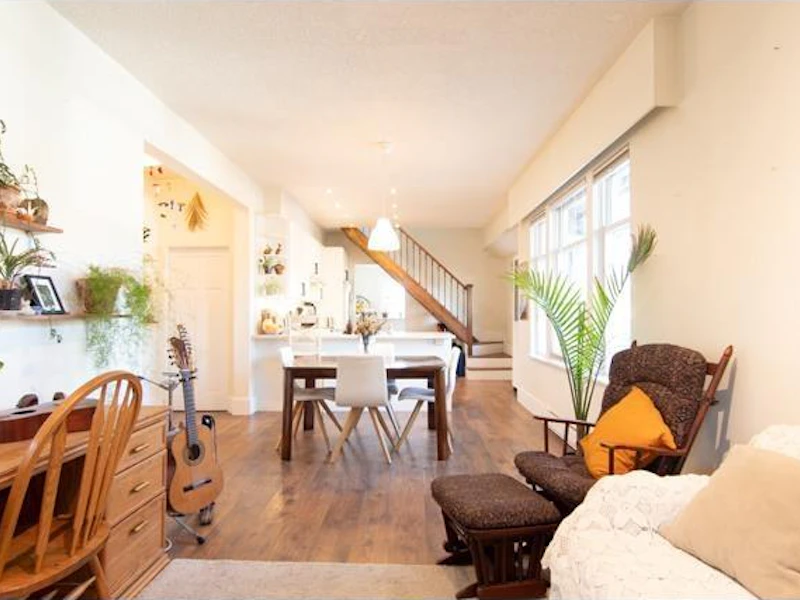 1701 Semlin Drive, Vancouver BC V5N 4P6