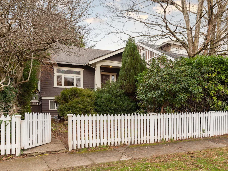 2343 W 45th Avenue, Vancouver BC V6M 2J5