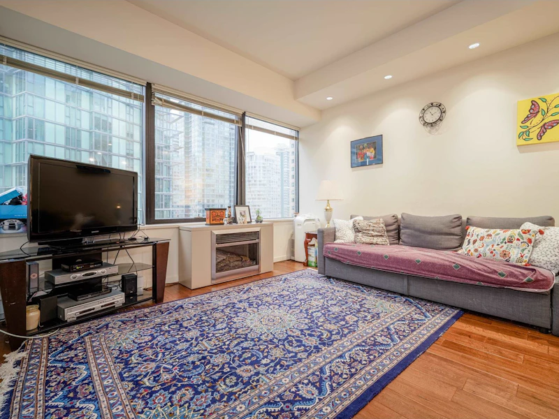 1207 - 1333 W Georgia Street, Vancouver BC V6E 4V3