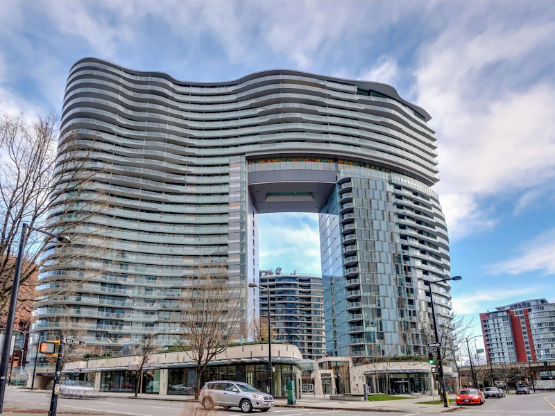 1310 - 89 Nelson Street, Vancouver BC