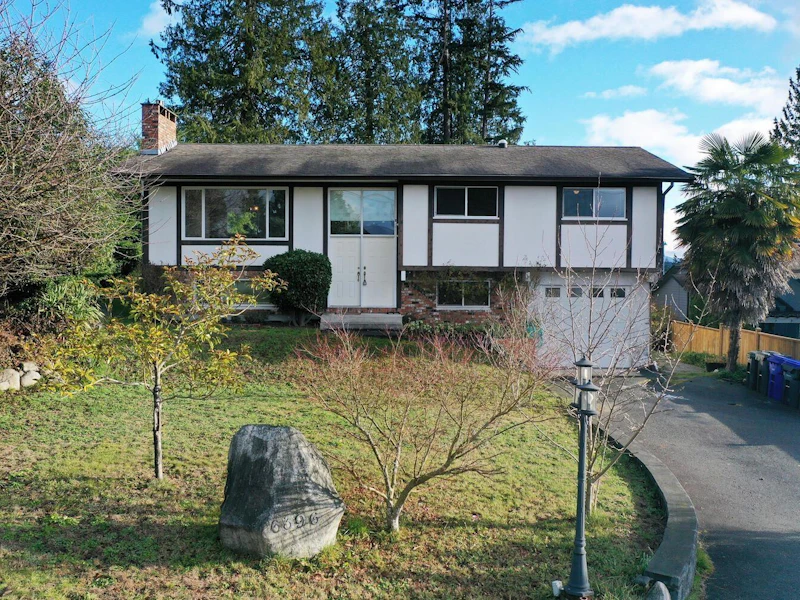 6396 Norvan Road, Sechelt BC
