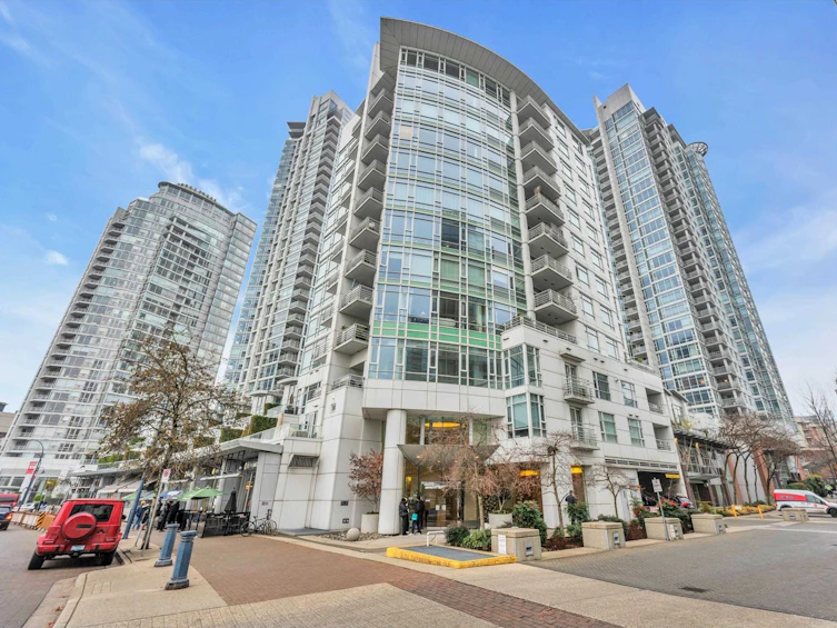 302-1111 Marinaside Crescent, Vancouver, BC, V6Z 2Y3