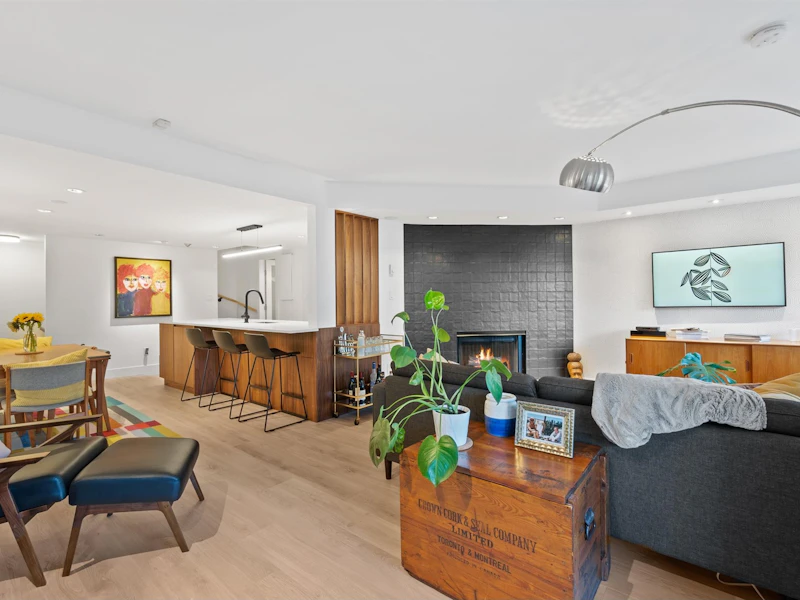 2411 W 1st Avenue, Vancouver BC V6K 1G5