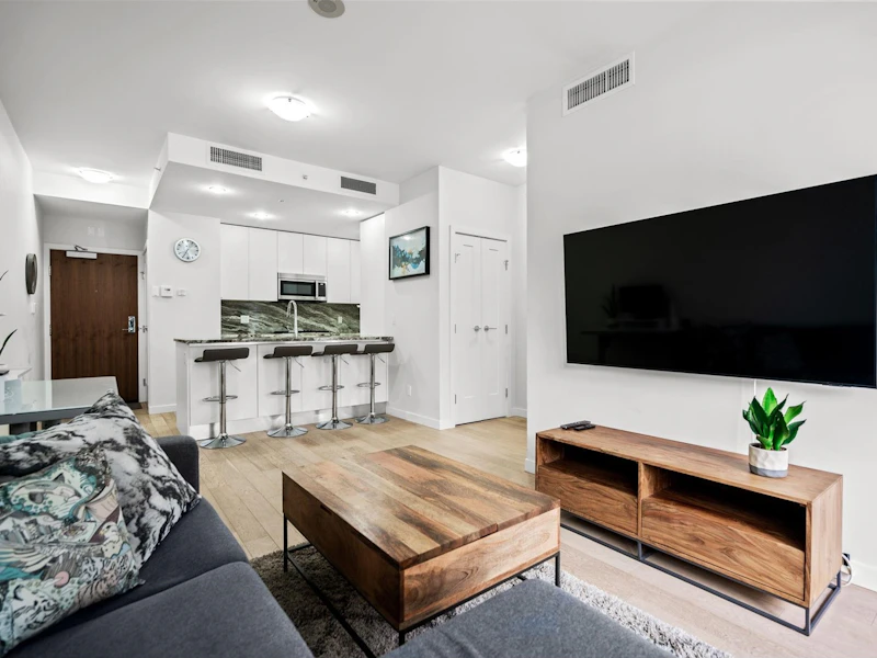 301 - 2033 W 10th Avenue, Vancouver BC