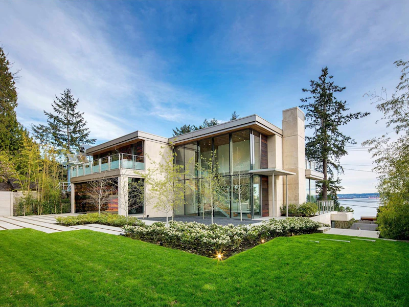 4055 Marine Drive, West Vancouver BC V7V 1N7