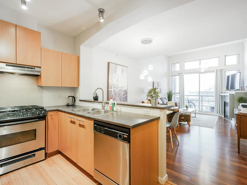 501 - 9319 University Crescent, Burnaby BC V5A 4Y5