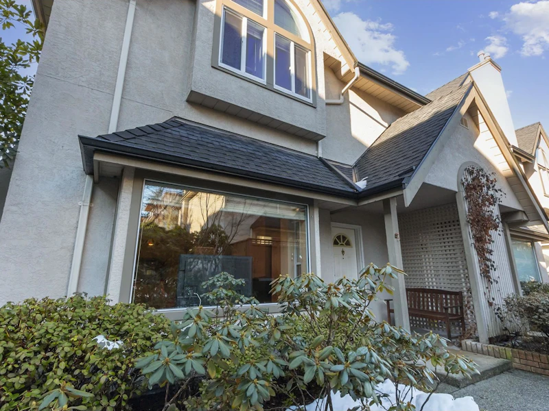 10 - 1701 Chesterfield Avenue, North Vancouver BC V7M 2N9