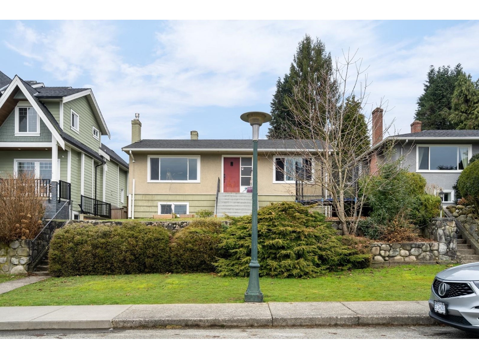 125 East Seventh Avenue, New Westminster, BC, V3L 4H4