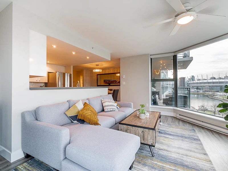 901 - 1128 Quebec Street, Vancouver BC V6A 4E1