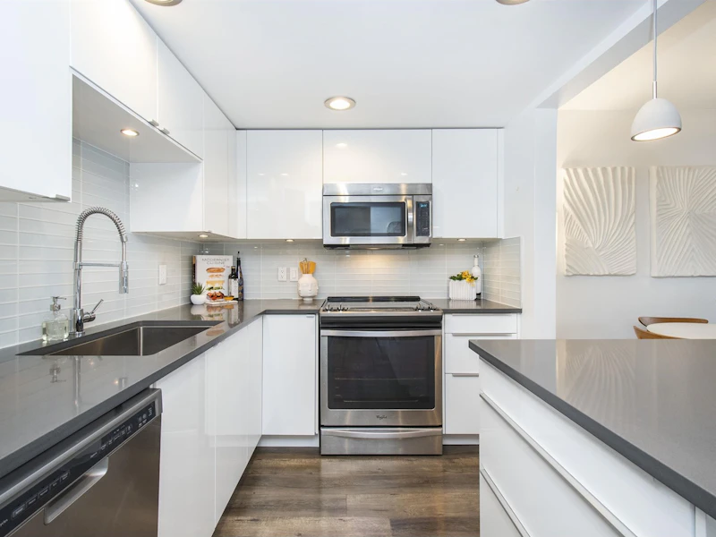 308 - 2475 York Avenue, Vancouver BC V6K 1C9