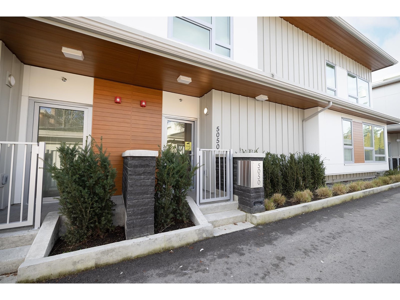 5050 Cambie Street, Vancouver, BC, V5Z 2Z5