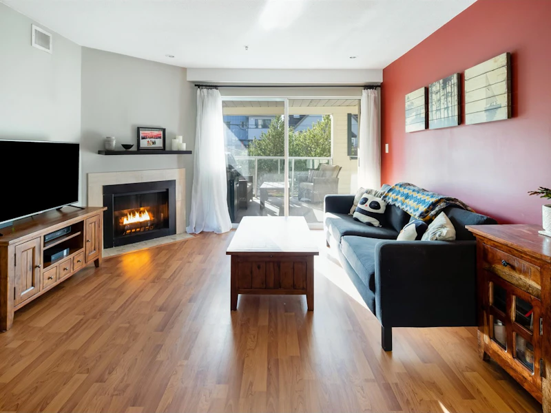 203 - 3270 W 4th Avenue, Vancouver BC V6K 1R9