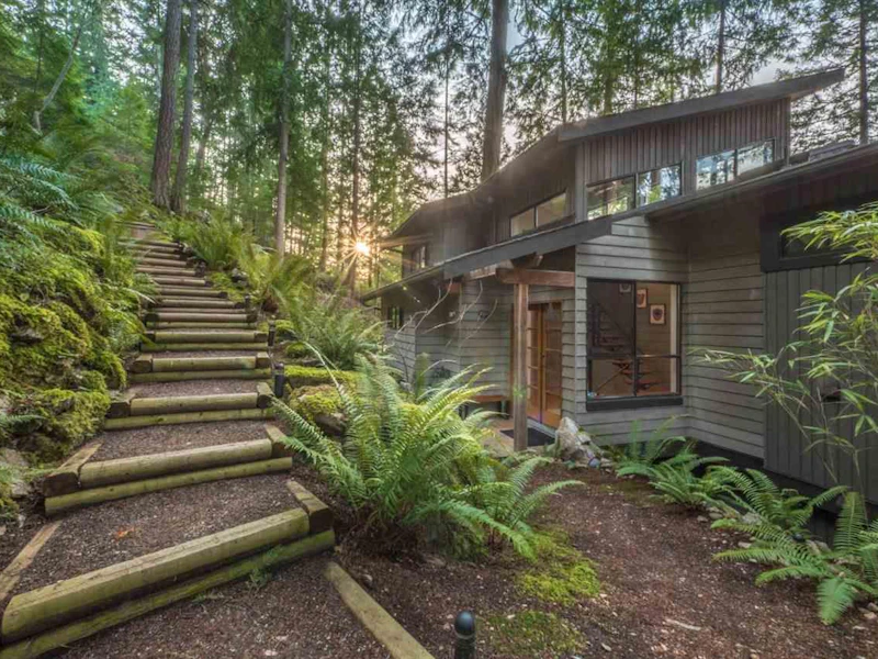 6917 Porpoise Drive, Sechelt BC