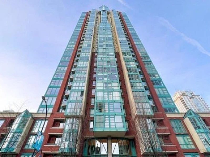 810 - 939 Homer Street, Vancouver BC V6B 2W6