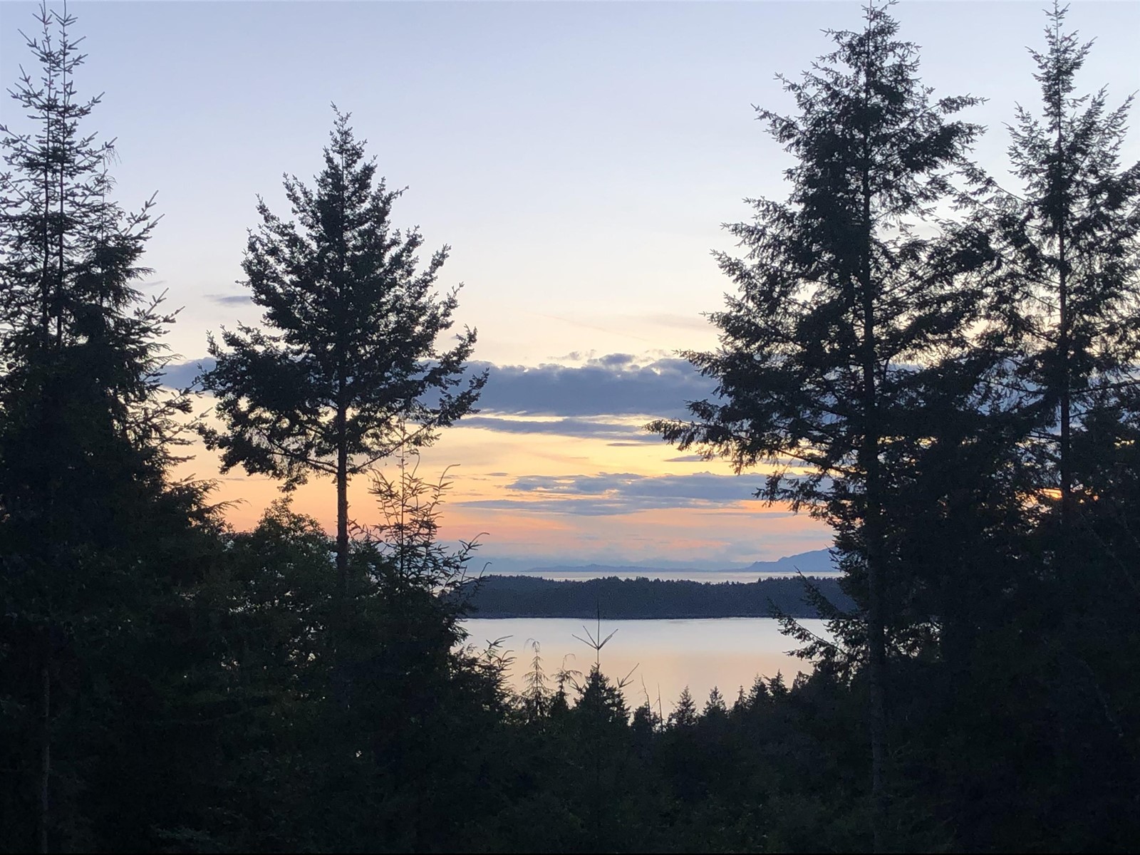 1557 White Sails Drive, Bowen Island, BC, V0N 1G2