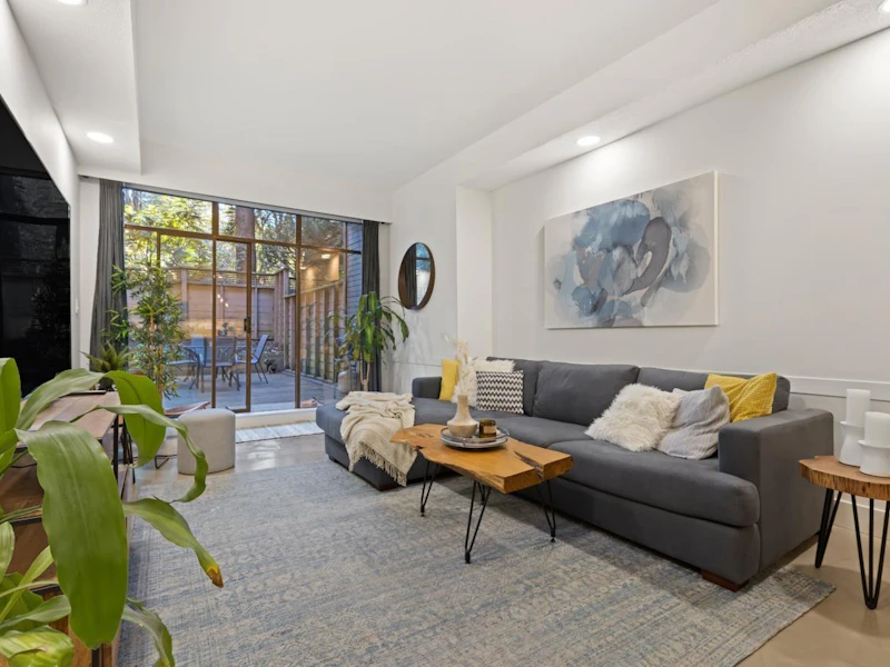218 - 1345 W 15th Avenue, Vancouver BC V6H 3R3