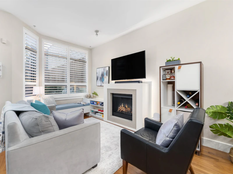 844 W 6th Avenue, Vancouver BC V5Z 1A6
