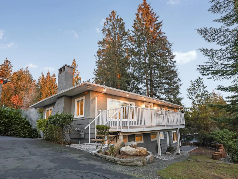 414 E Carisbrooke Road, North Vancouver BC V7N 1N5