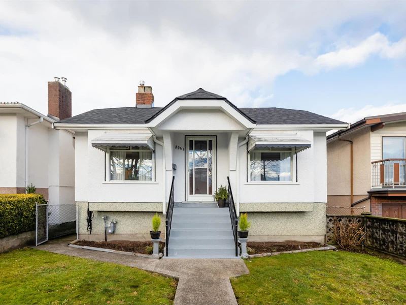 3041 Graveley Street, Vancouver BC V5K 3K5