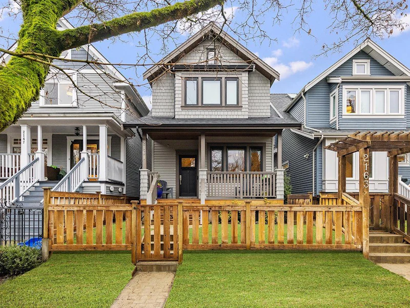 2161 E Pender Street, Vancouver BC V5L 1X3