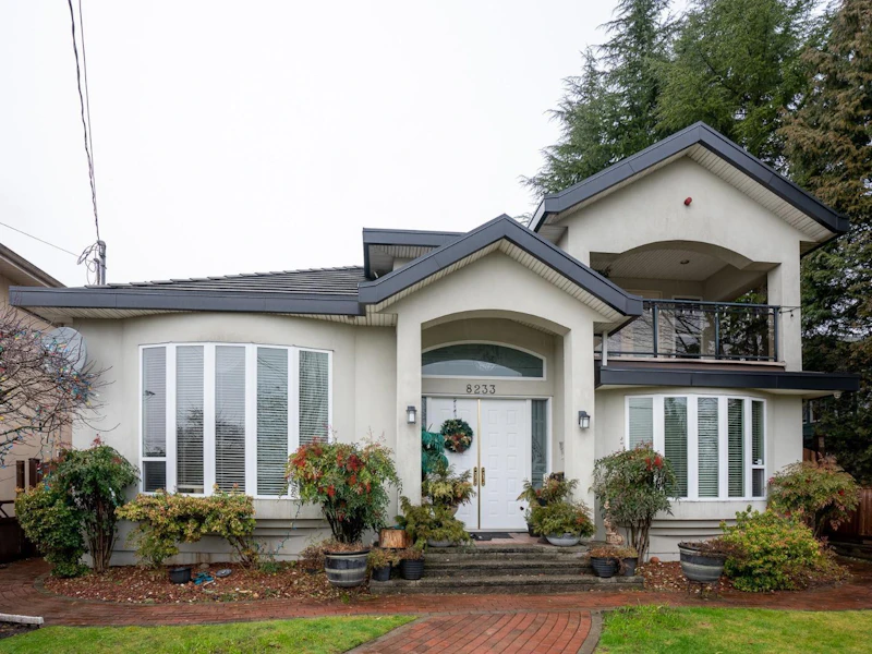 8233 11th Avenue, Burnaby BC V3N 2P3