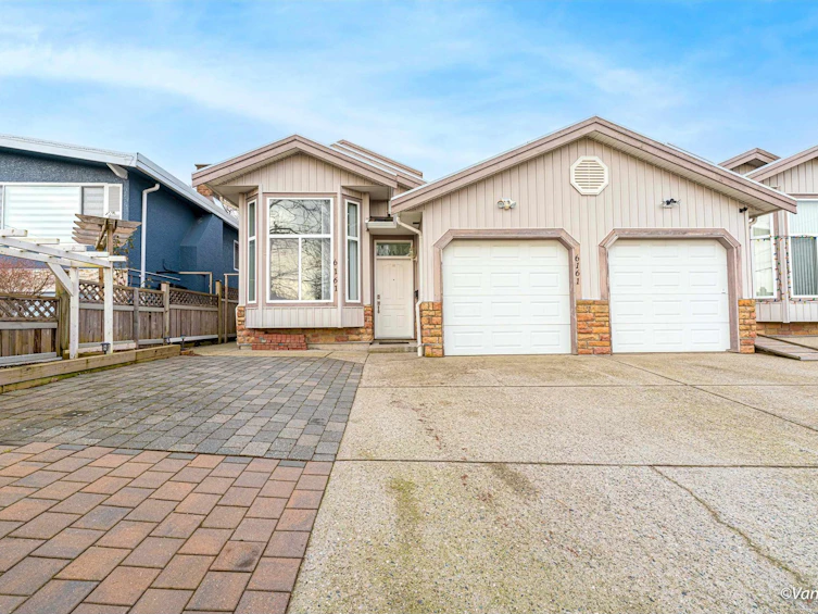 6161 Rumble Street, Burnaby, BC, V5J 2C8