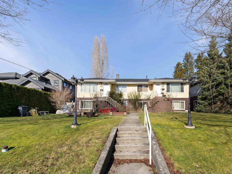 5259-5261 Venables Street, Burnaby, BC, V5B 1X9
