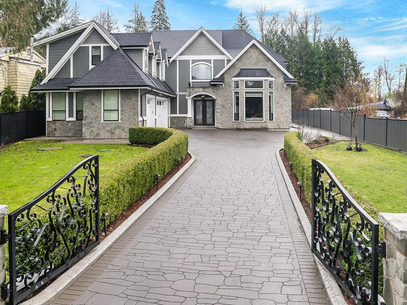 22520 136th Avenue, Maple Ridge BC V4R 2P7