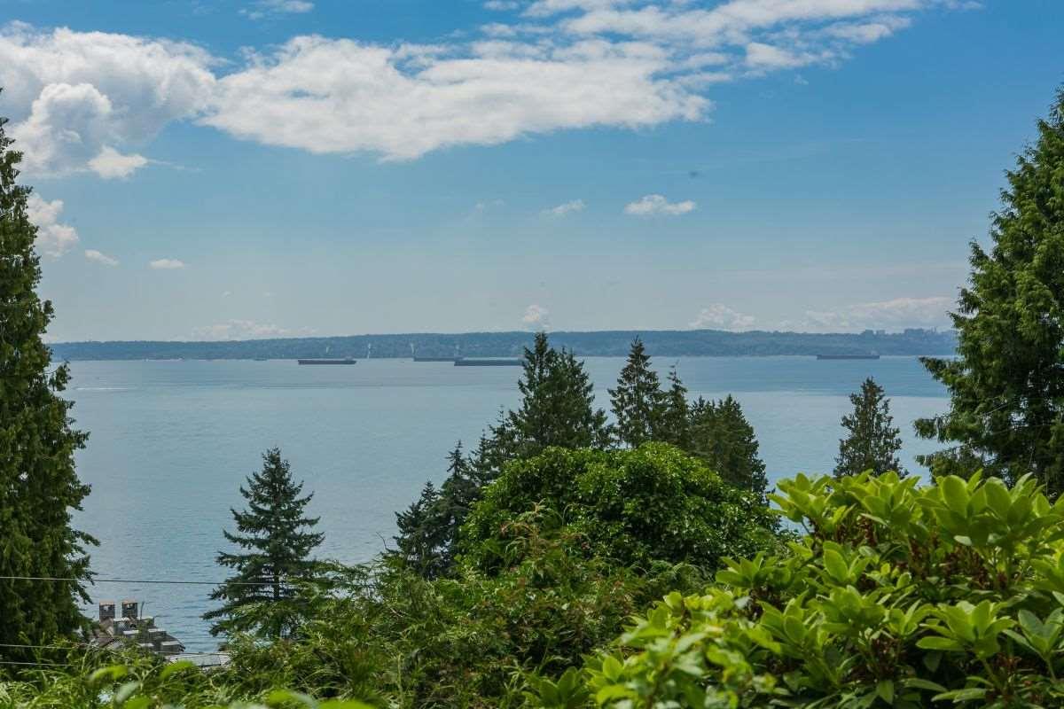 3284 Mathers Avenue, West Vancouver, BC, V7V 2K5