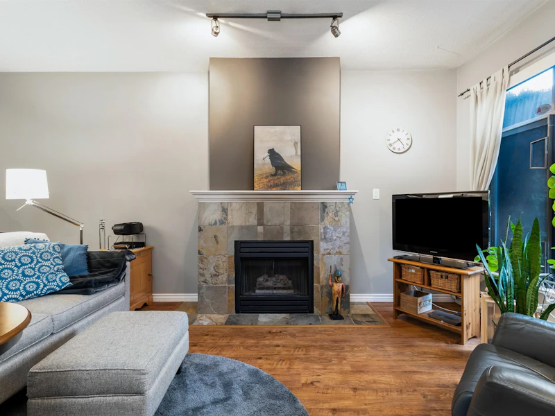5 - 221 Ash Street, New Westminster BC V3M 3M5