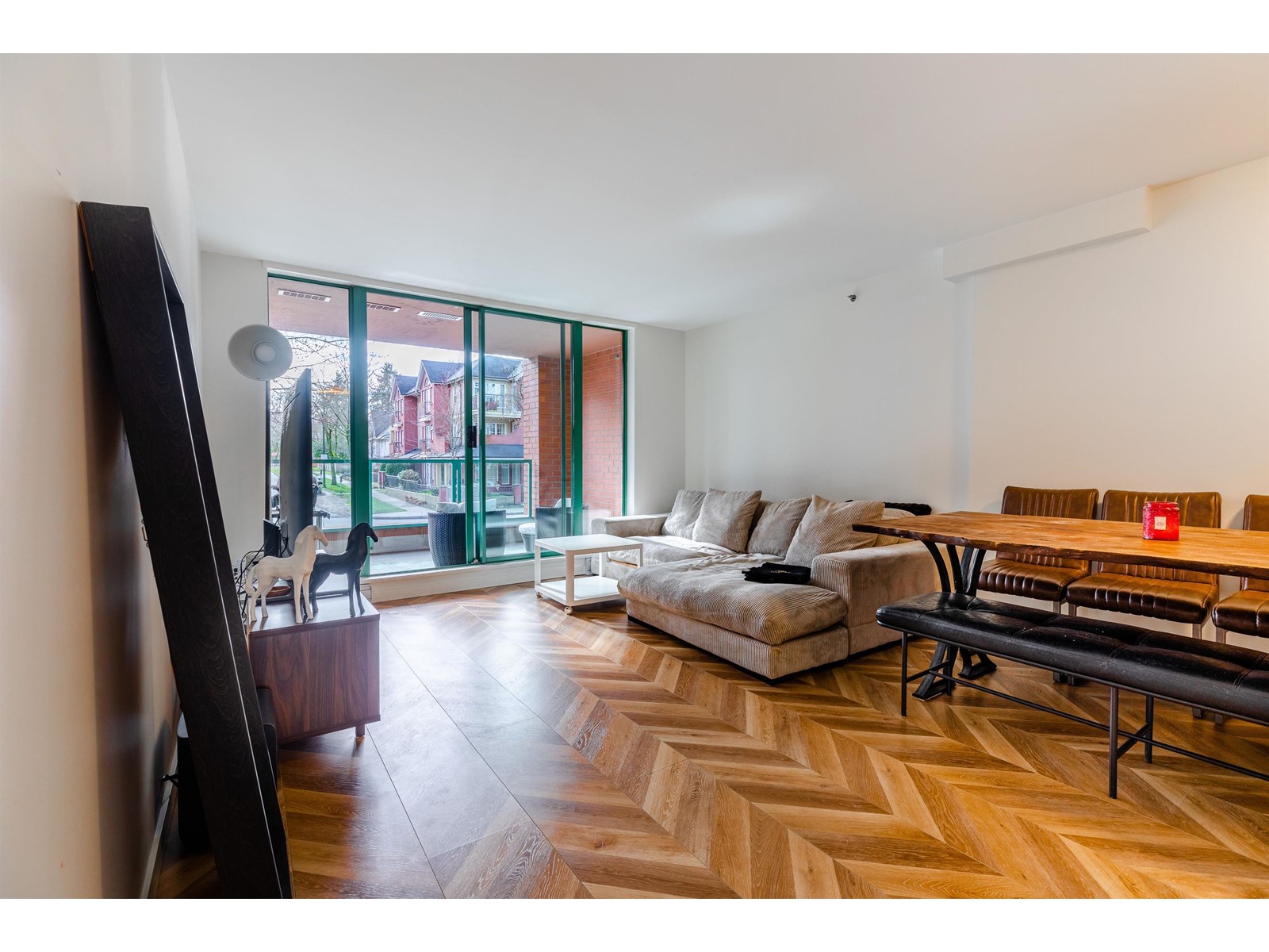 207-503 West 16 Avenue, Vancouver, BC, V5Z 4N3
