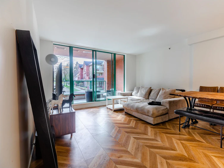207-503 West 16 Avenue, Vancouver, BC, V5Z 4N3