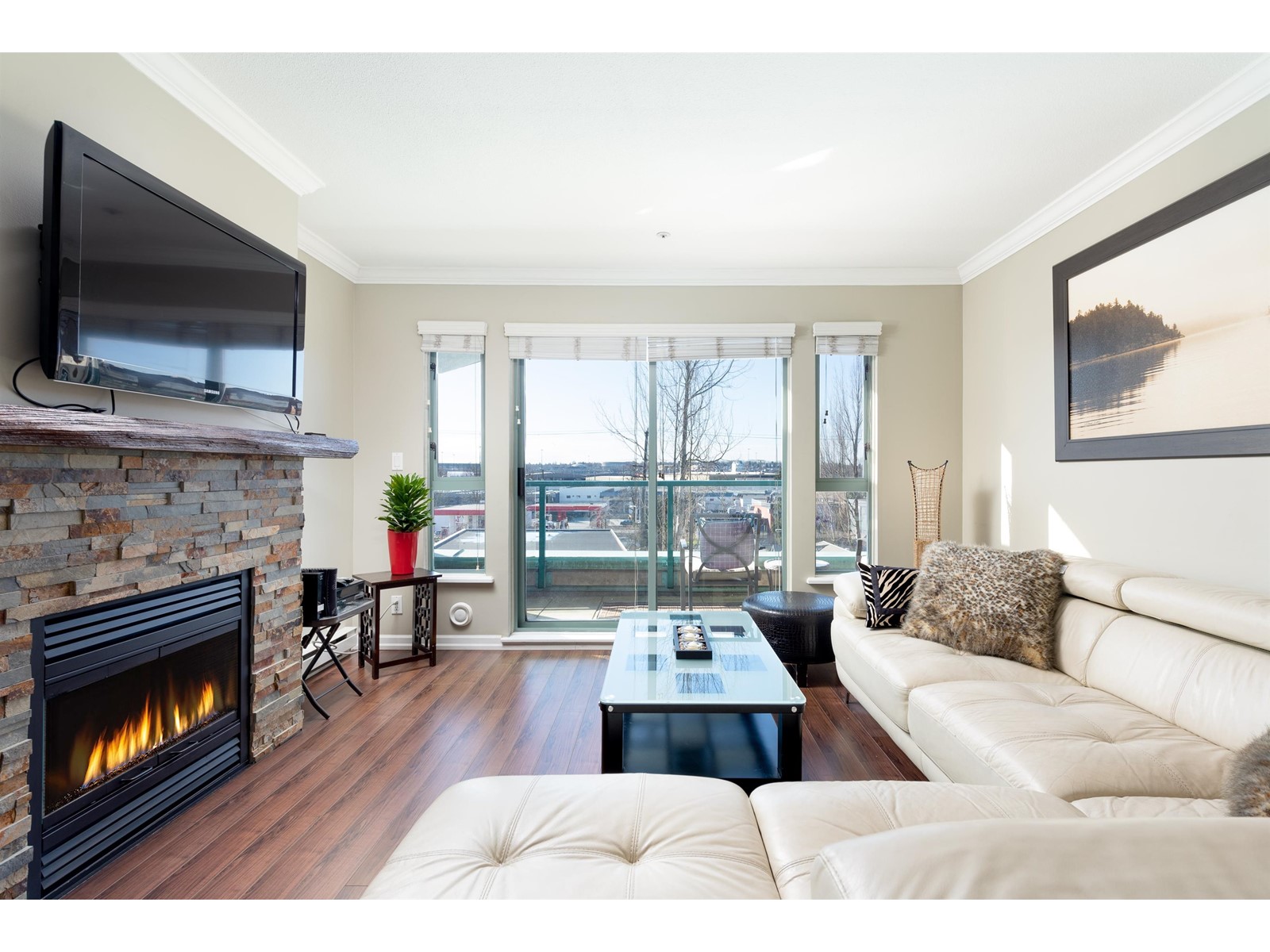 PH11-223 Mountain Highway, North Vancouver, BC, V7J 3V3
