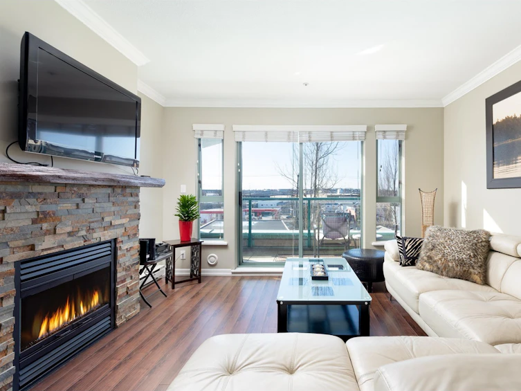PH11-223 Mountain Highway, North Vancouver, BC, V7J 3V3