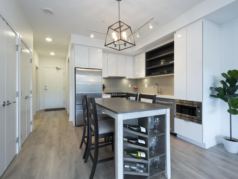 317 - 725 Marine Drive, North Vancouver BC