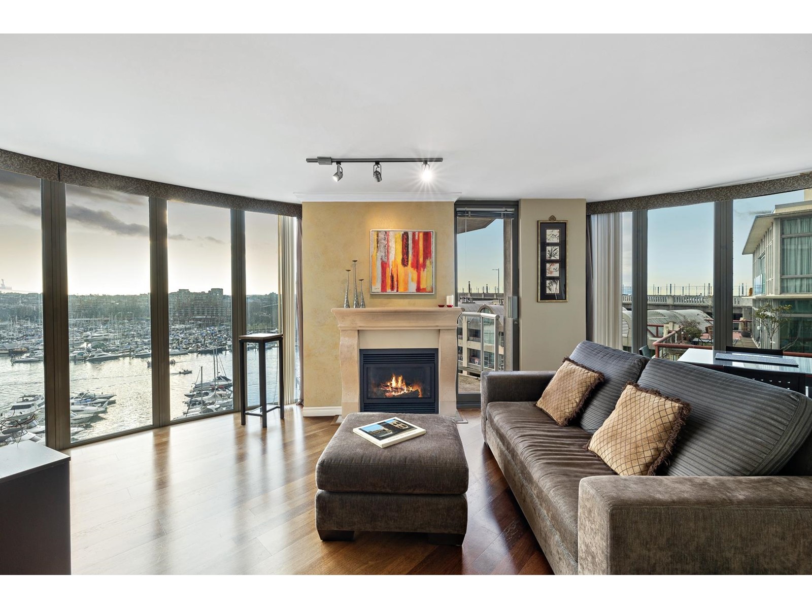 704-1000 Beach Avenue, Vancouver, BC, V6E 4M2