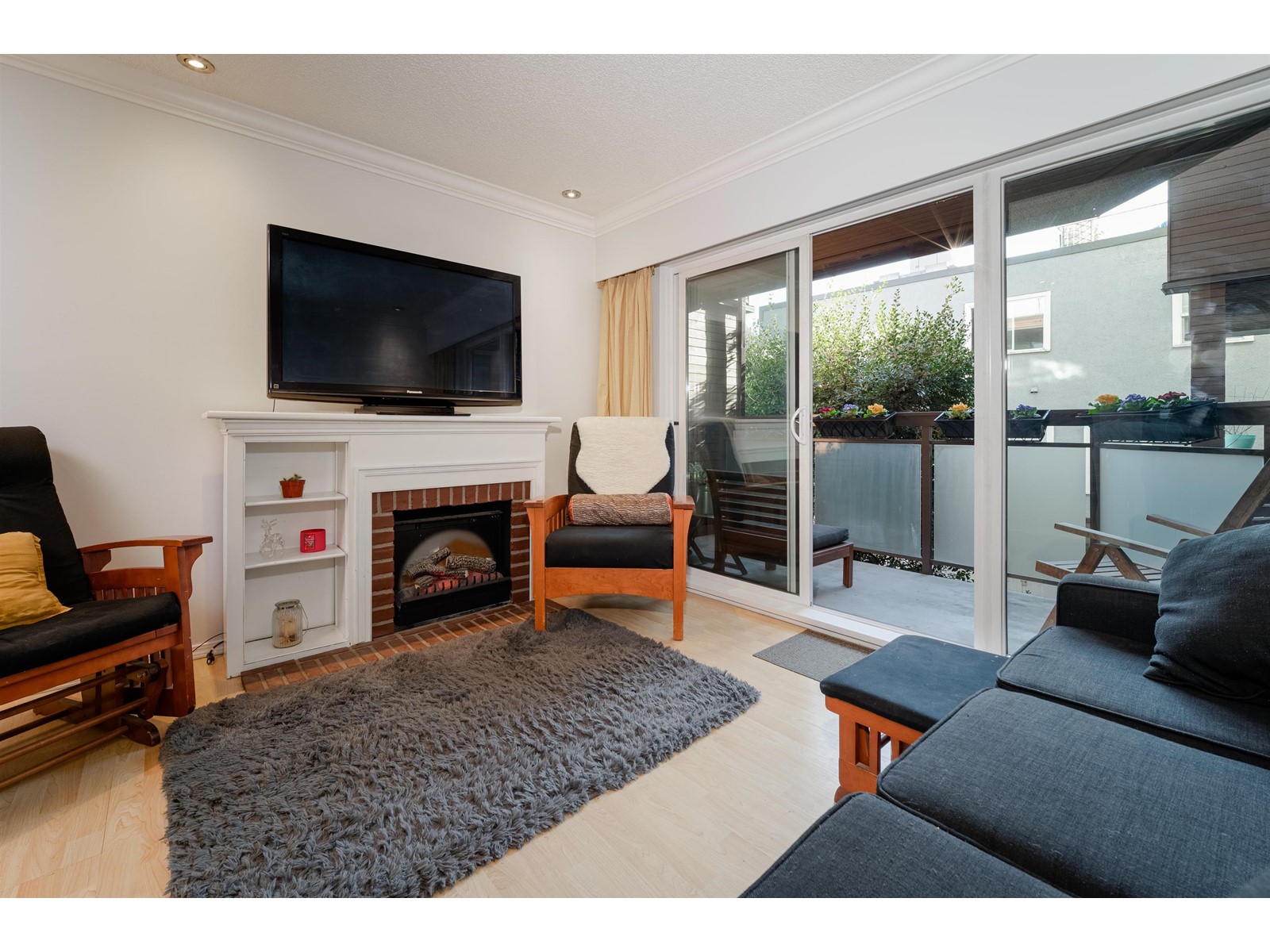 214-1855 Nelson Street, Vancouver, BC, V6G 1M9