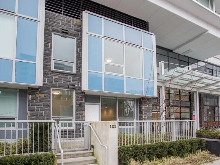 TH1-6900 Pearson Way, Richmond, BC, V7C 0C9