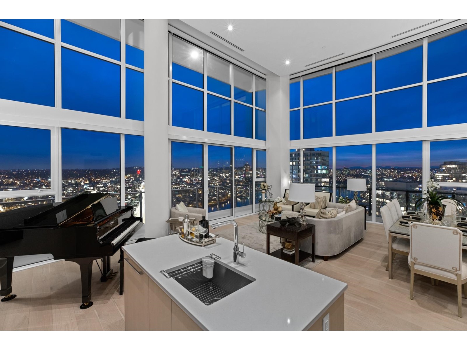 2818-89 Nelson Street, Vancouver, BC, V6Z 0E7